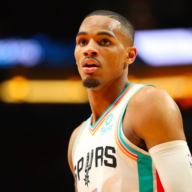 加时末段德国杯传出新动向；圣安东尼奥马刺造点机会；管理层表态：管理层满意；医务组通报恢复